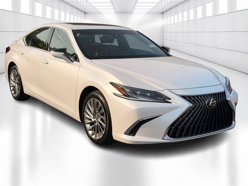 Used 2023 Lexus ES 300h w/ Accessory Package (Z1) FWD image 3