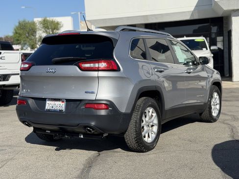 Used 2014 Jeep Cherokee Latitude AWD/4WD image 7