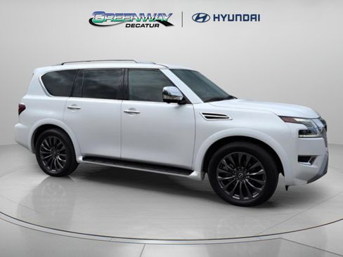 Used 2023 Nissan Armada Platinum w/ Captain's Chairs Package RWD image 1
