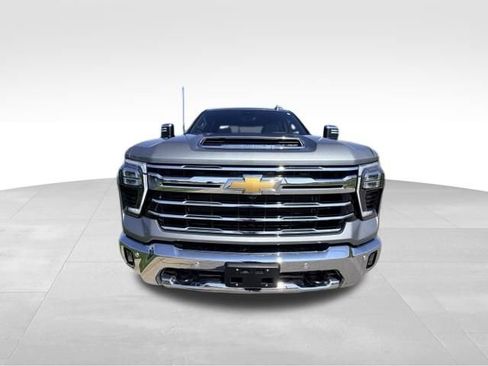 Certified 2026 Chevrolet Silverado 2500 LTZ w/ LTZ Premium Package AWD/4WD image 3
