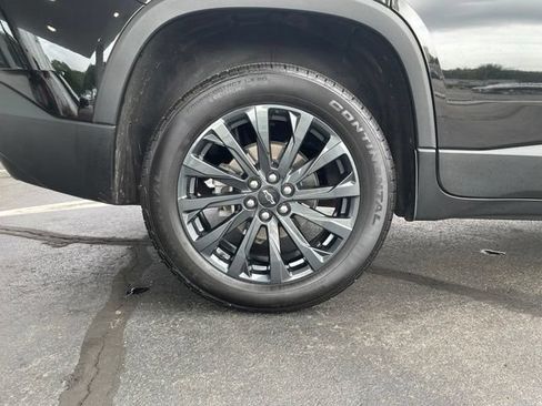 Used 2023 Chevrolet Traverse RS AWD/4WD image 37