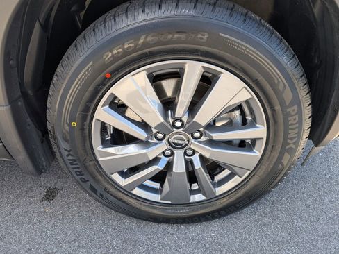 Used 2024 Nissan Pathfinder S AWD/4WD image 12