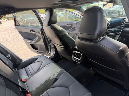 Used 2022 Toyota Avalon Touring w/ Advanced Safety Package FWD image 10