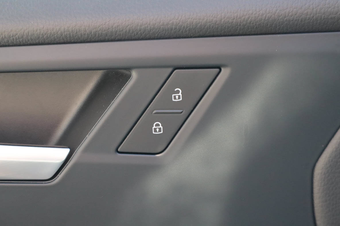 Used 2024 Volkswagen Jetta SE FWD image 15