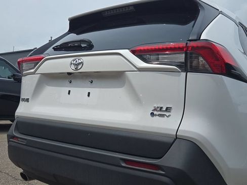 Used 2025 Toyota RAV4 XLE w/ Convenience Package AWD/4WD image 13