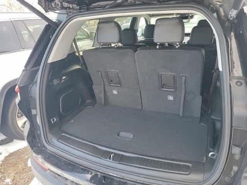 Used 2023 Jeep Grand Cherokee L Limited w/ Black Appearance Package image 8