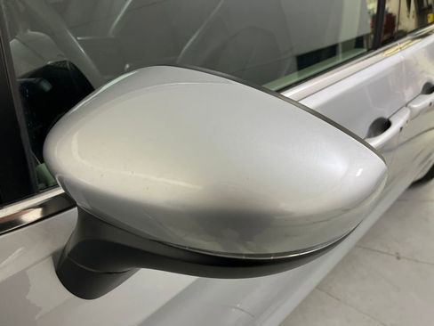 Used 2023 Chrysler Pacifica Touring-L image 57