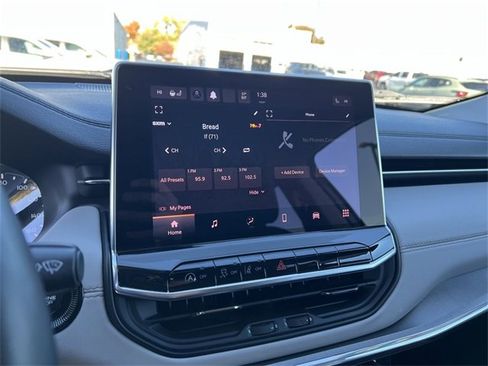 Used 2022 Jeep Compass Limited image 12