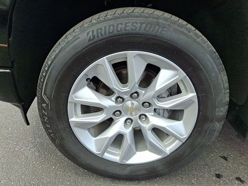Used 2023 Chevrolet Silverado 1500 Custom AWD/4WD image 9