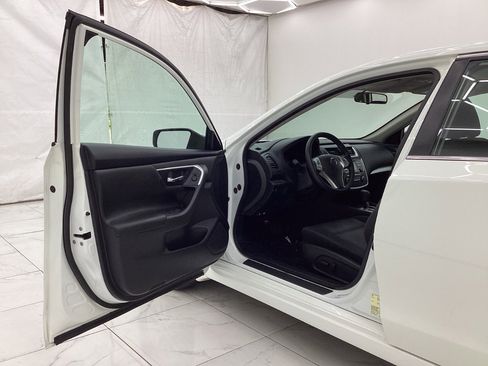 Used 2018 Nissan Altima 2.5 S w/ S Convenience Package FWD image 16