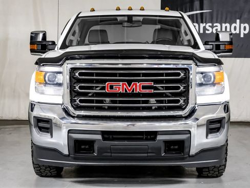 Used 2015 GMC Sierra 2500 4x4 Crew Cab w/ Sierra Convenience Package image 3