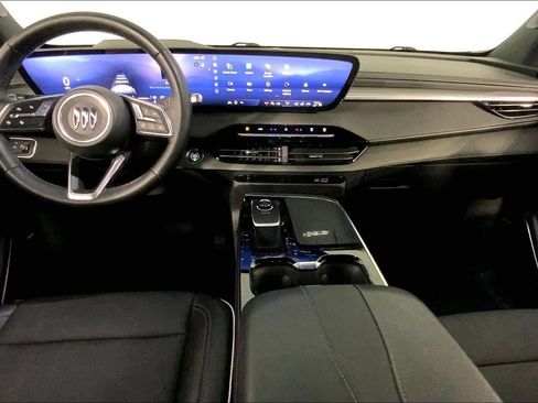 Used 2025 Buick Enclave Preferred FWD image 15
