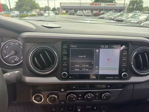 Used 2020 Toyota Tacoma TRD Sport w/ TRD Premium Sport Package AWD/4WD image 11