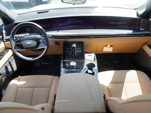 New 2025 Cadillac Escalade IQ Luxury 2 image 11