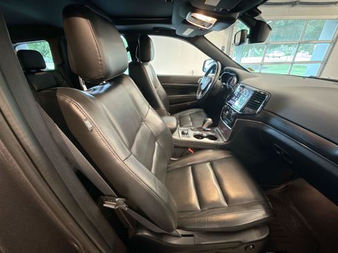 Used 2021 Jeep Grand Cherokee Limited w/ Premium Lighting Group AWD/4WD image 26