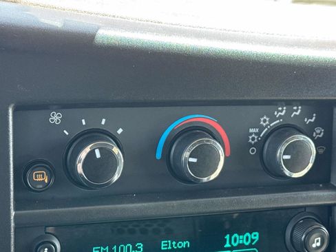 Used 2024 Chevrolet Express 2500 w/ Driver Convenience Package RWD image 3