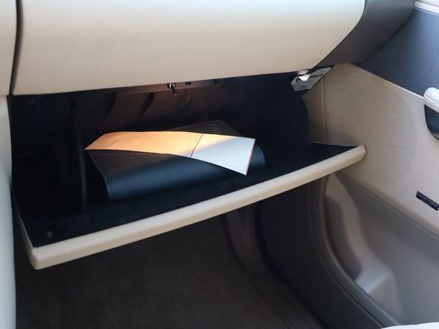 Used 2010 Land Rover Range Rover Sport Supercharged image 38