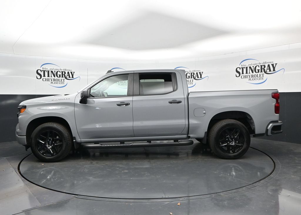 Certified 2025 Chevrolet Silverado 1500 Custom RWD image 4