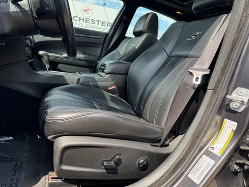 Used 2014 Chrysler 300 S AWD/4WD image 5