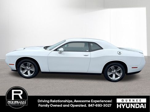 Used 2021 Dodge Challenger SXT image 5