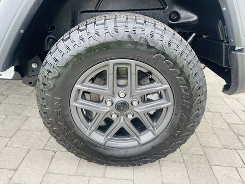 Used 2024 Jeep Wrangler Unlimited Sport AWD/4WD image 35