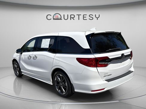 Certified 2024 Honda Odyssey Elite image 5