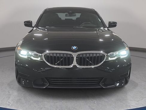 Used 2022 BMW 330i Sedan w/ Driving Assistance Package RWD image 3