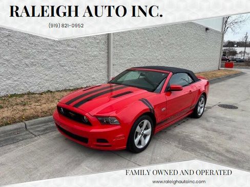Used 2013 Ford Mustang GT image 1