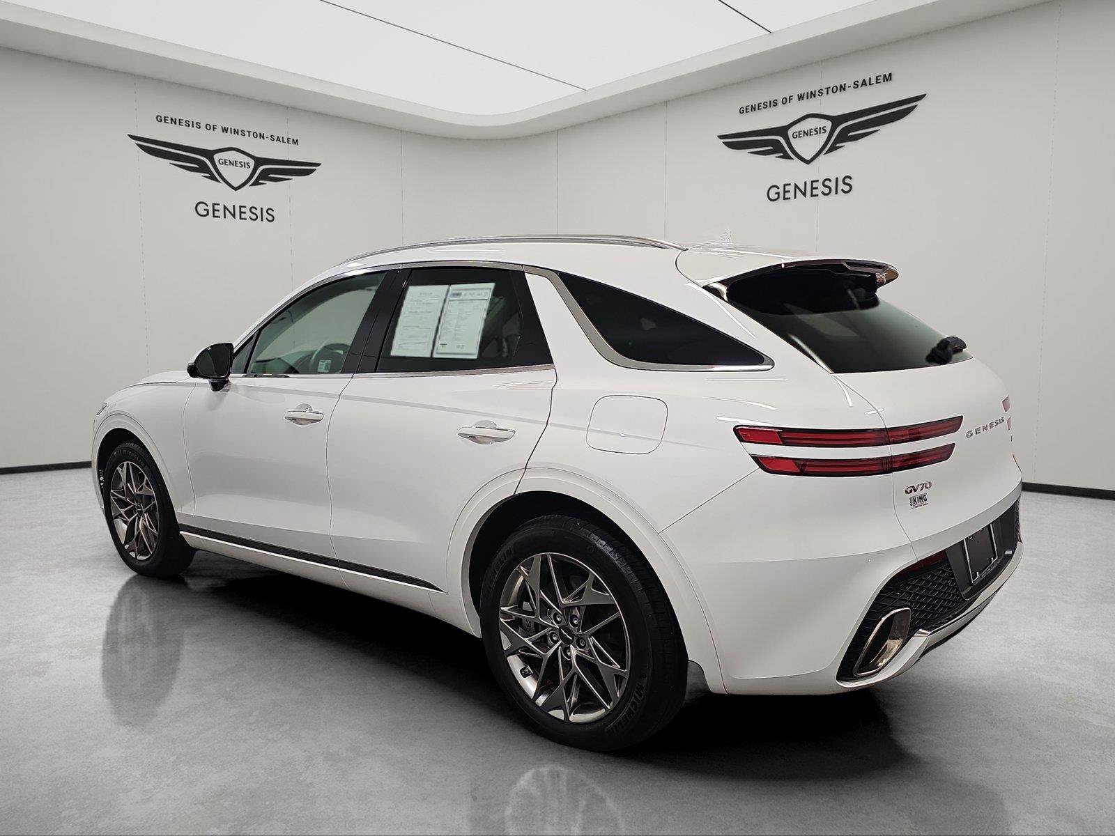 Used 2025 Genesis GV70 2.5T w/ Advanced Package AWD/4WD image 3
