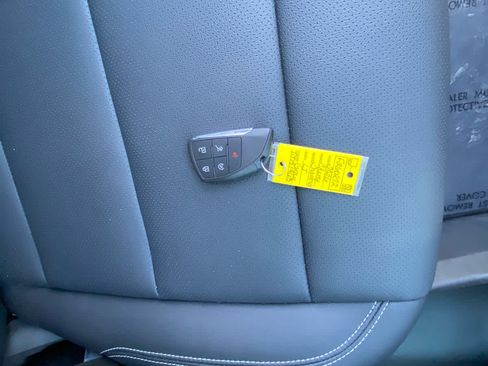 Used 2026 Chevrolet Traverse LT AWD/4WD image 44