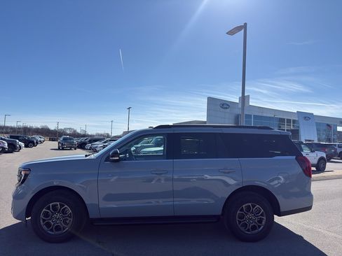 New 2026 Ford Expedition Active AWD/4WD image 8