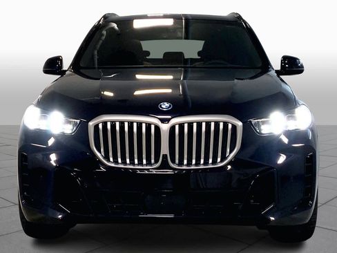 New 2026 BMW X5 xDrive50e image 3