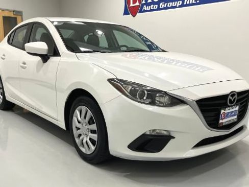 Used 2016 MAZDA MAZDA3 i Sport FWD image 12