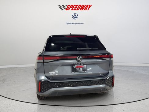 New 2026 Volkswagen Tiguan SE R-Line image 9