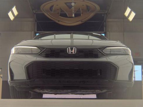 Used 2025 Honda Civic Sport image 3