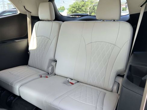 Used 2024 Buick Enclave Avenir w/ Avenir Technology Package FWD image 17