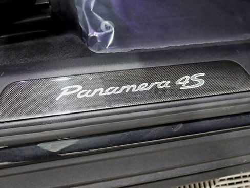 Used 2017 Porsche Panamera 4S image 15