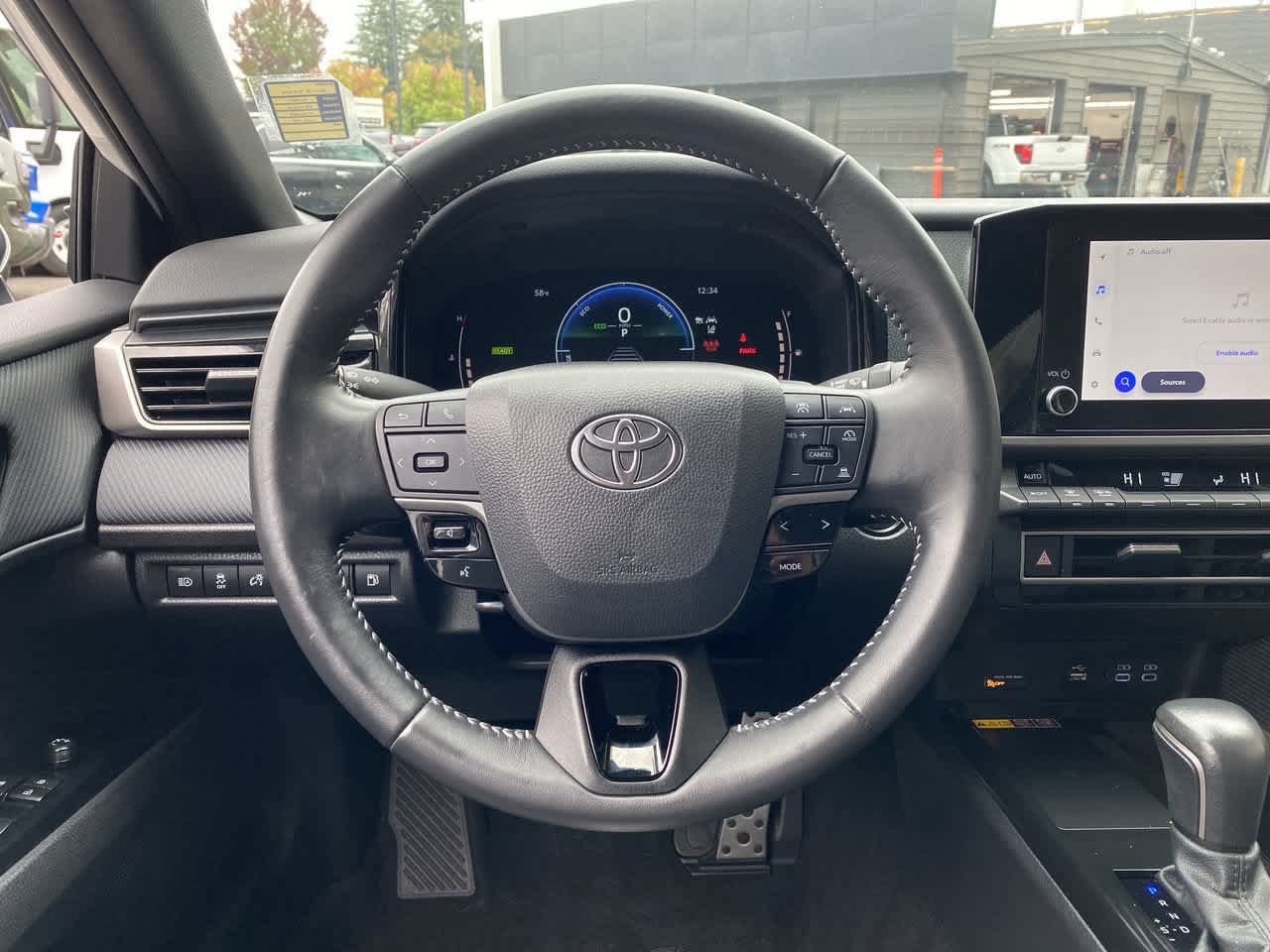 Used 2025 Toyota Camry SE FWD image 19