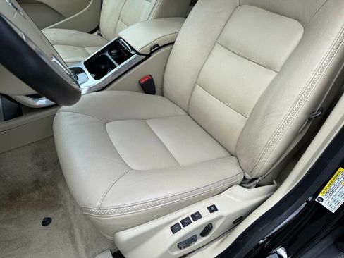 Used 2016 Volvo XC70 T5 Premier w/ Proximity Package image 21