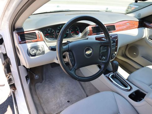 Used 2010 Chevrolet Impala LT w/ Luxury Edition Package FWD image 14