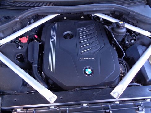 Used 2019 BMW X7 xDrive40i w/ M Sport Package image 19