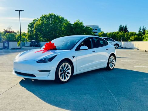 Used 2021 Tesla Model 3 Standard Range Plus RWD image 15