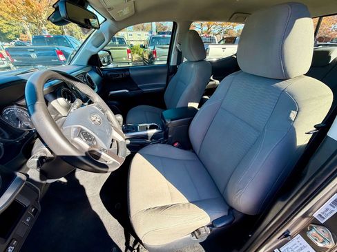 Used 2019 Toyota Tacoma SR5 image 8