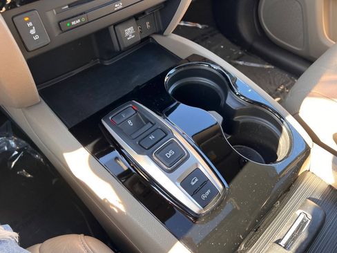Used 2016 Honda Pilot Touring image 19