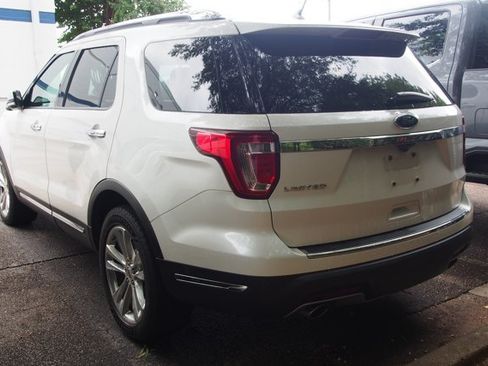 Certified 2018 Ford Explorer Limited w/ Equipment Group 301A FWD image 5