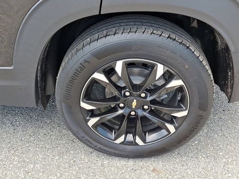 Used 2023 Chevrolet TrailBlazer LT w/ Convenience Package FWD image 12