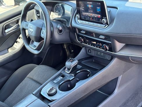 Certified 2025 Nissan Rogue SV image 9