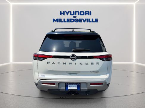 Used 2023 Nissan Pathfinder Platinum w/ Lighting Package (N93) AWD/4WD image 5
