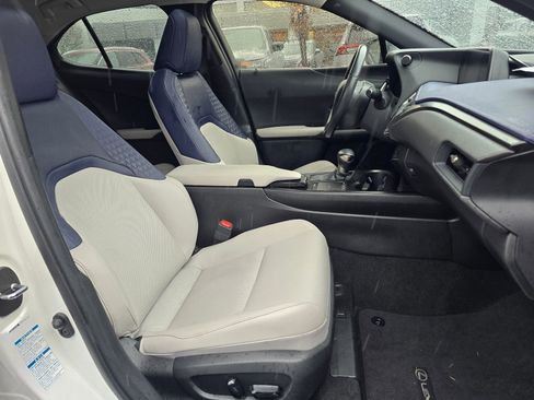 Used 2020 Lexus UX 250h w/ Premium Package AWD/4WD image 31