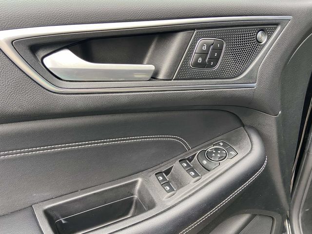 Used 2023 Ford Edge Titanium AWD/4WD image 11